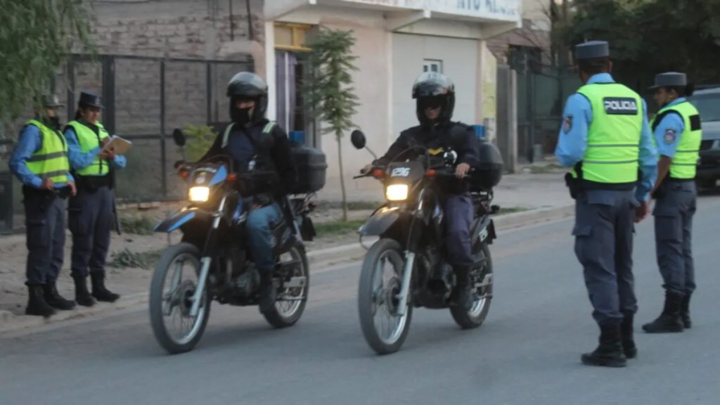 Chofer alcoholizado arrolla a grupo en parada y vecinos reaccionan&nbsp;violentamente