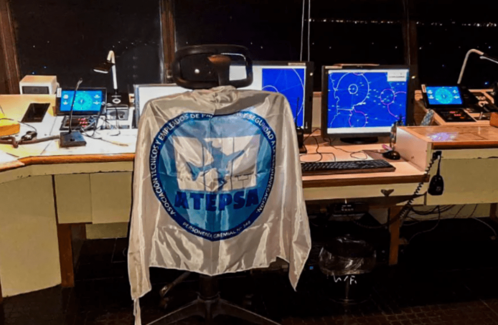 El paro de controladores aéreos podría extenderse a los vuelos de&nbsp;pasajeros