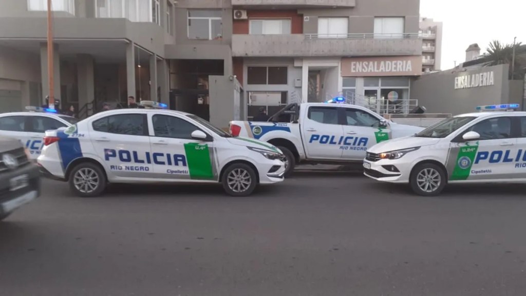 Cuando el agua de la vereda casi se mezcla con una&nbsp;fuga