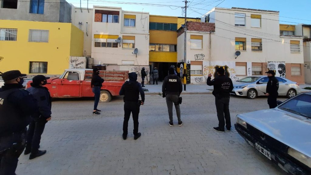 Operativo policial detiene a dos prófugos buscados entre&nbsp;provincias