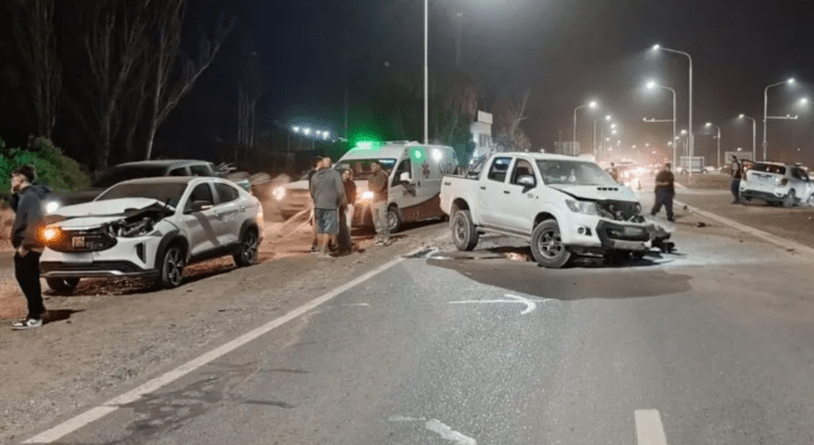 Violento choque en la Ruta 7 en Centenario dejó dos&nbsp;heridos