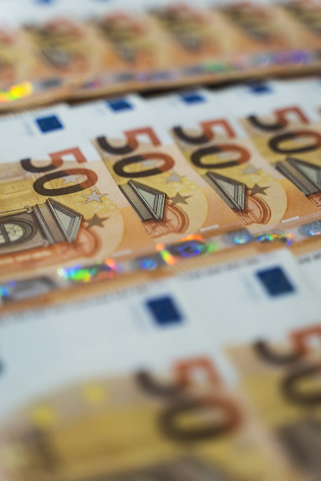 Lunes con cambios leves en la cotización del euro y euro&nbsp;blue