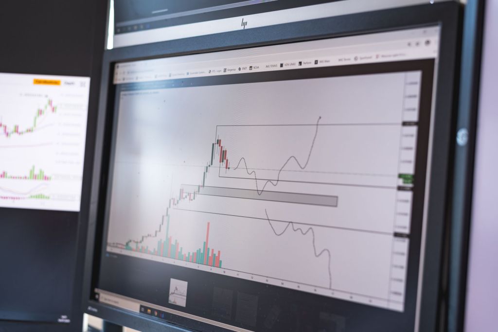 Mercado dividido: ADRs suben, Merval baja y riesgo país ronda los 410 puntos